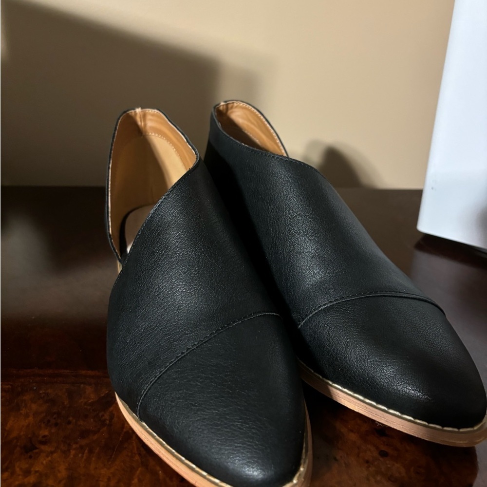 Buckle MiMi Shoes NWT
